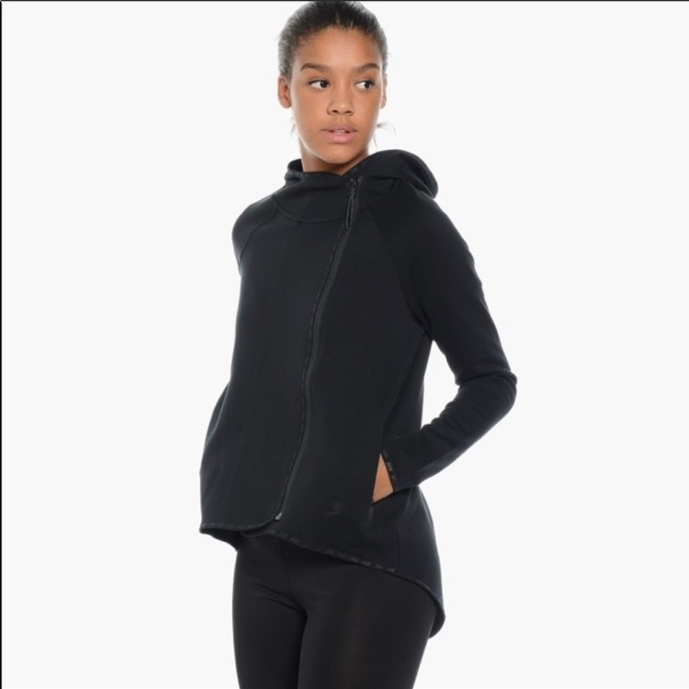 Women’s Nike Tech Fleece Cape Size XS